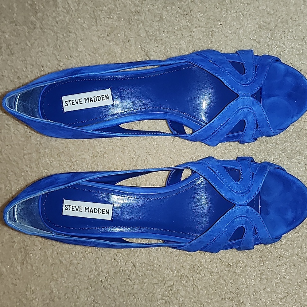 Steve Madden Blue Suede Pumps